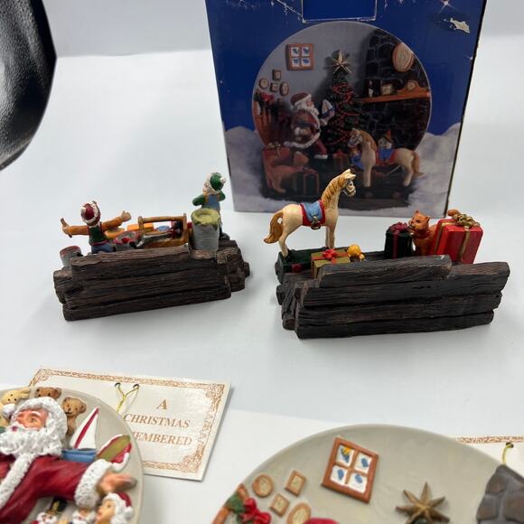 Vintage Christmas Remembered Hand Painted Handcrafted Santa Claus Plates Stand - Picture 4 of 11